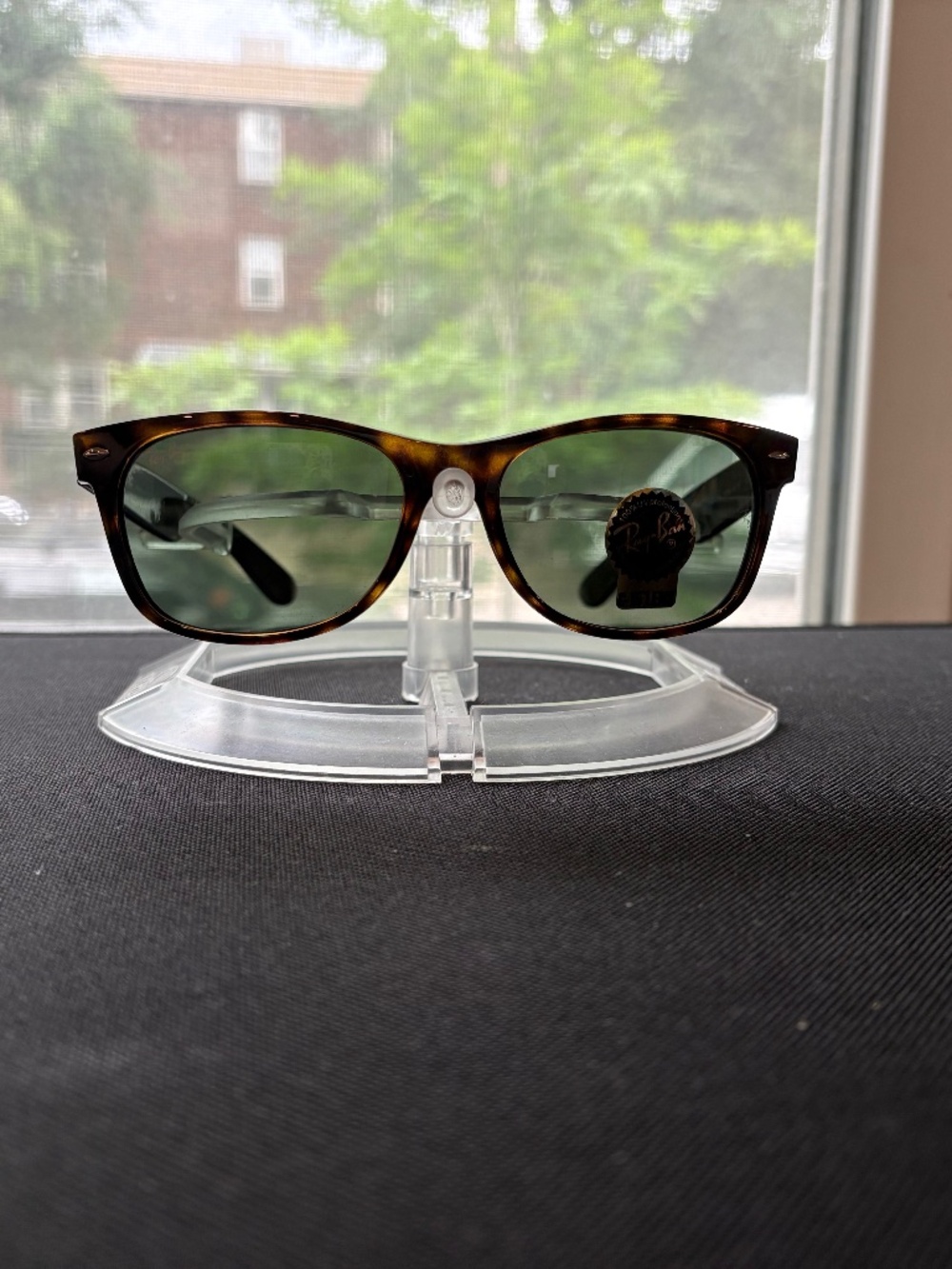 Ray-Ban New Wayfarer Classic sunglasses (RB2132)